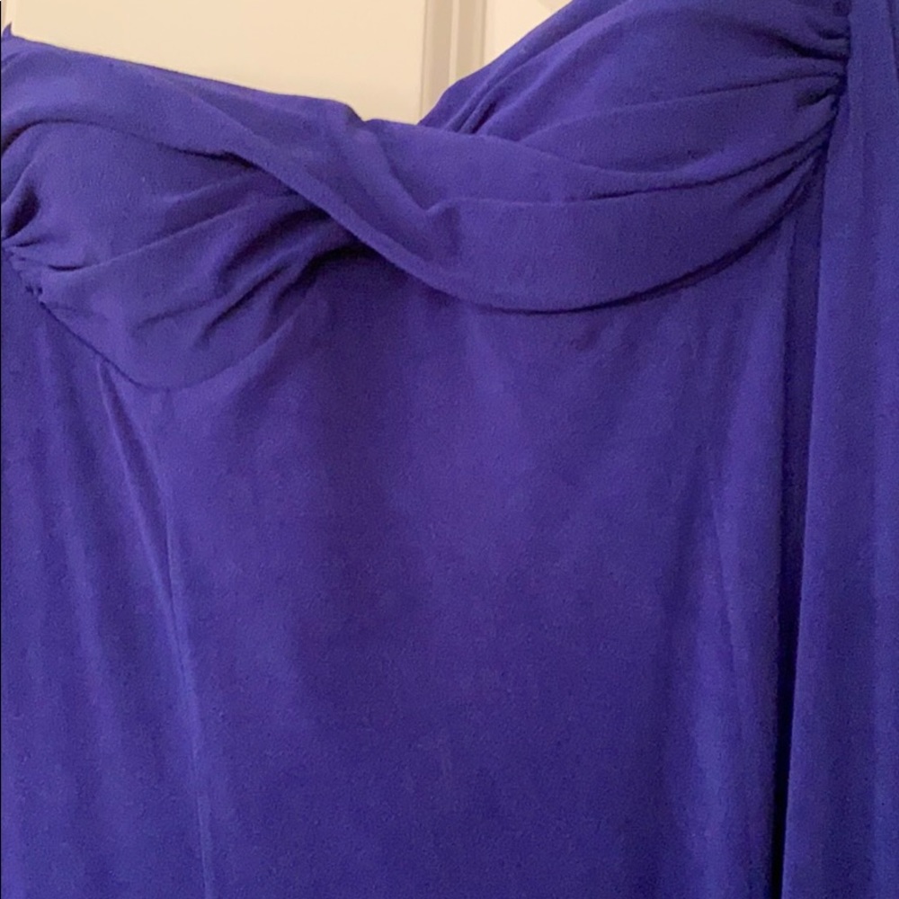 Evening dress with 2 sleeves that add elegance